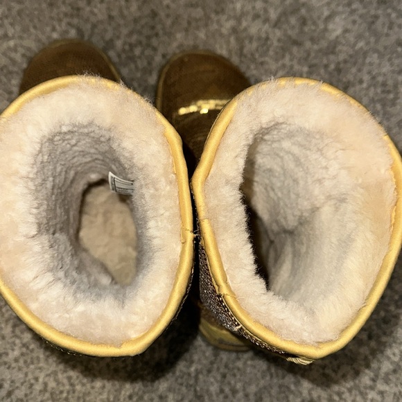 UGG gold sequin boots - size 8 - Picture 3 of 6